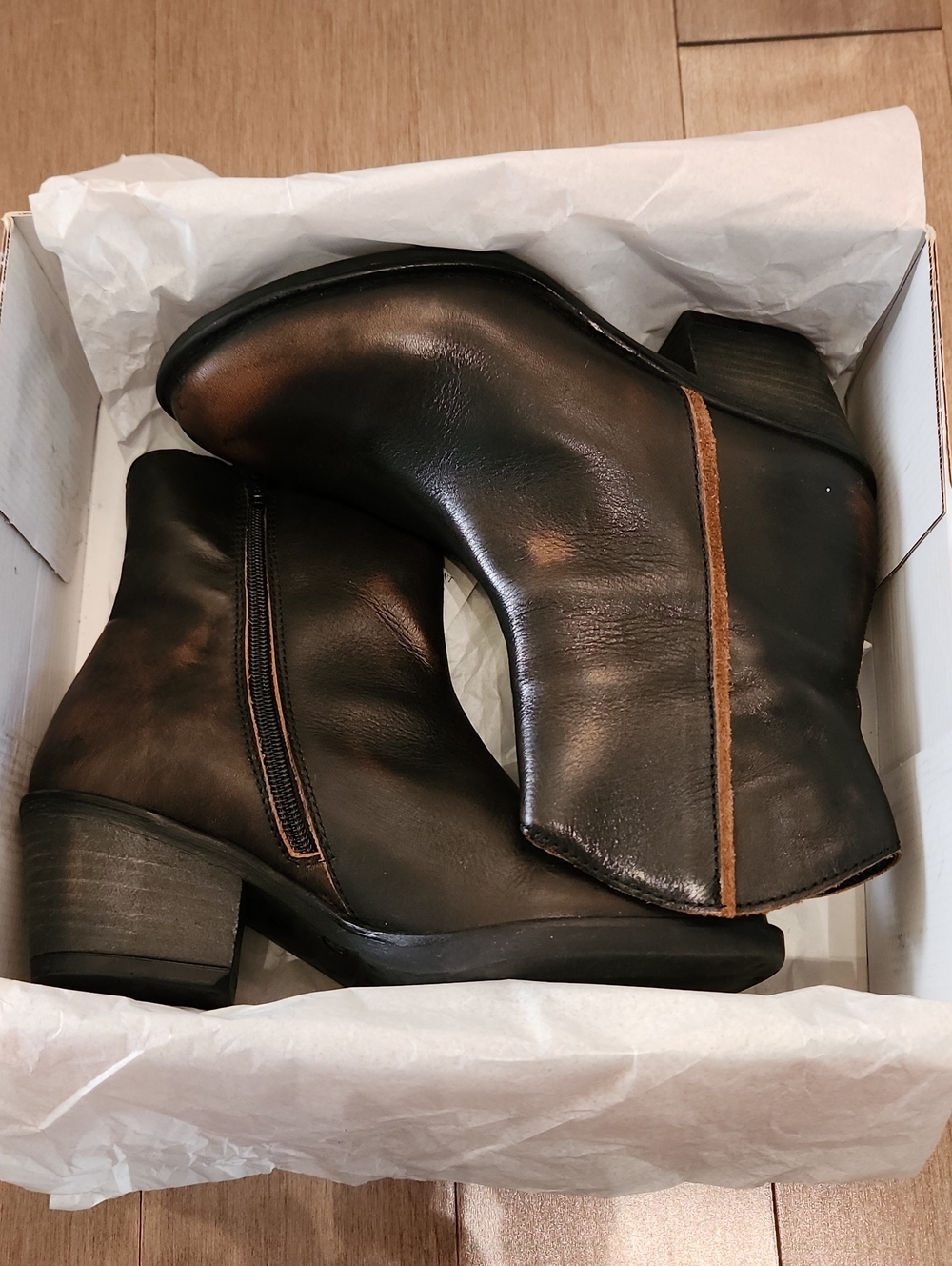 Miz Mooz DuRte Brown Leather Ankle Booties with Tan Accent / With box